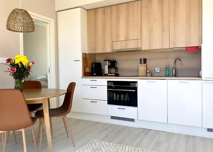 Deluxe - Seaside Paradise